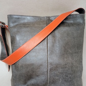 Elegáns válltáska_szürke narancssárgával - táska & tok - kézitáska & válltáska - nagy pakolós táska - Meska.hu