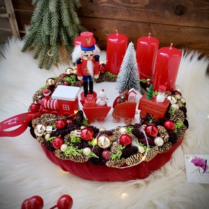 LED-es Világító, Diótörő vonat adventi koszorú  - Meska.hu