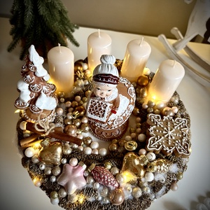 Világító nagymama adventi koszorú, mézeskalács karácsonyi dísz - karácsony - adventi díszek - adventi koszorú - Meska.hu