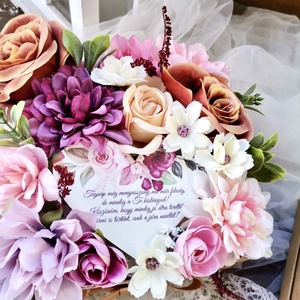 Szülőköszöntő ajándék szett, Szülőköszöntő virágbox, esküvő, Selyemvirág köszöntő - esküvő - emlék & ajándék - szülőköszöntő ajándék - Meska.hu