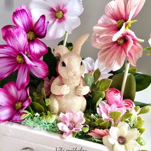 Fiókos Nyuszi Húsvéti dekoráció, Tavaszi asztaldísz, húsvéti kosár dekoráció, pillangóvirág fiók dekor - otthon & életmód - dekoráció - asztal és polc dekoráció - asztaldísz - Meska.hu