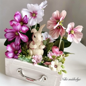 Fiókos Nyuszi Húsvéti dekoráció, Tavaszi asztaldísz, húsvéti kosár dekoráció, pillangóvirág fiók dekor - Meska.hu