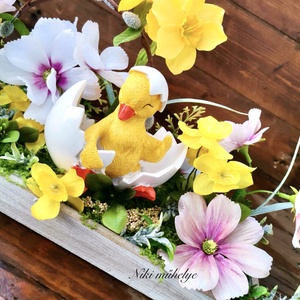 Nárcisz dekoráció, Tavaszi asztaldísz, húsvéti kosár dekoráció, pillangóvirág dekor - ünnepi díszek, dekorációk - húsvéti díszek és dekorációk - húsvéti virágos díszek - Meska.hu