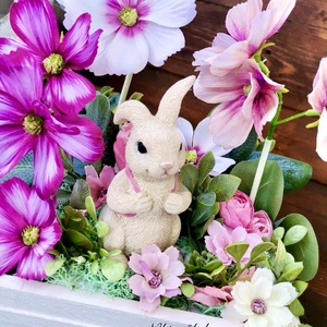 Fiókos Nyuszi Húsvéti dekoráció, Tavaszi asztaldísz, húsvéti kosár dekoráció, pillangóvirág fiók dekor - ünnepi díszek, dekorációk - húsvéti díszek és dekorációk - húsvéti virágos díszek - Meska.hu