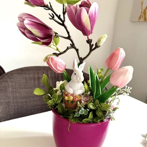 Magnólia tulipán nyuszi dekoráció, Tavaszi asztaldísz, húsvéti dekoráció asztaldísz dekor - ünnepi díszek, dekorációk - húsvéti díszek és dekorációk - húsvéti virágos díszek - Meska.hu