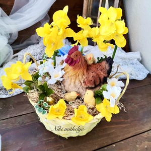 Csibe, nárcisz dekoráció, Tavaszi asztaldísz, húsvéti kosár dekoráció, kosár - Meska.hu