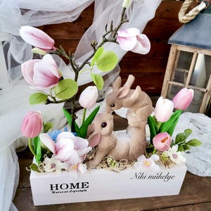 Magnólia tulipán dekoráció, Tavaszi asztaldísz, húsvéti láda dekoráció, dekor - Meska.hu