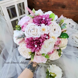 Gyöngyös Menyasszonyi csokor, örökcsokor, selyemvirág csokor kitűzővel, pasztell, nude csokor - Meska.hu