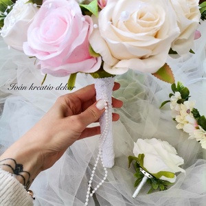 Gyöngyös Menyasszonyi csokor, örökcsokor, selyemvirág csokor kitűzővel, pasztell, nude csokor, fejdísz - esküvő - menyasszonyi- és dobócsokor - Meska.hu