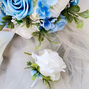  Valami kék Menyasszonyi csokor, örökcsokor, selyemvirág csokor kitűzővel, - esküvő - menyasszonyi- és dobócsokor - Meska.hu