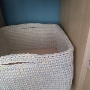Candy nagy horgolt játéktároló kosár, IKEA Kallax kompatibilis - otthon & életmód - babaszoba, gyerekszoba - játéktároló - Meska.hu
