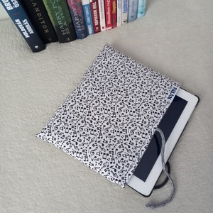 Hangjegyek könyvtok, tablet tartó - Meska.hu
