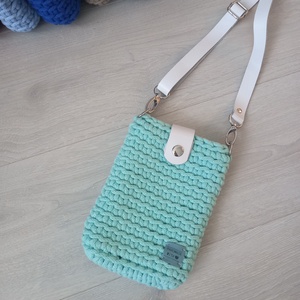 Mentazöld/Fehér horgolt mobil-táska - bőr táskapánttal, Táska & Tok, Kézitáska & válltáska, Vállon átvethető táska, Horgolás, MESKA