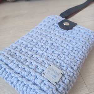 Világoskék/Sötétkék horgolt mobil-táska - bőr táskapánttal - táska & tok - kézitáska & válltáska - vállon átvethető táska - Meska.hu