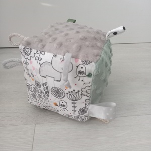 Zöld Hippo Minky Címke kocka / Babakocka - baba - mama - baba játékok - babakocka - Meska.hu