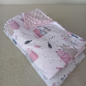 Rózsaszín/Cica Ovis minky ágynemű garnitúra: minky takaró+párna - játék & sport - ovis felszerelés - ovis ágynemű - Meska.hu
