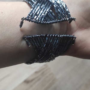 �� Fekete-ezüst elegancia gyöngy karkötő � kézzel készült statement ékszer - ékszer - karkötő - gyöngyös karkötő - Meska.hu