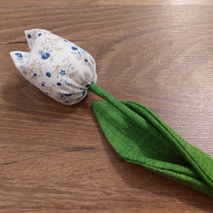 Textil tulipán , Otthon & Lakás, Dekoráció, Asztal és polc dekoráció, Asztaldísz, Varrás, MESKA