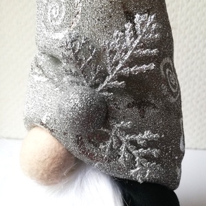 Ezüst sapkás téli manó - karácsony - karácsonyi lakásdekoráció - karácsonyi manók, figurák - Meska.hu