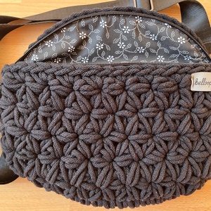 Horgolt dupla jázmin mintás crossbody - táska & tok - övtáska - Meska.hu