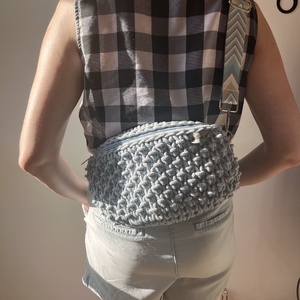 Horgolt búzabogyó mintás crossbody - táska & tok - övtáska - Meska.hu