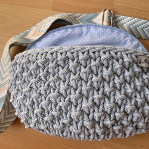 Horgolt búzabogyó mintás crossbody - táska & tok - övtáska - Meska.hu