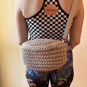 Horgolt fonottka mintás crossbody - táska & tok - övtáska - Meska.hu