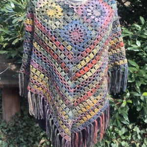 Jazzy Őszidő mandala poncsó egyedi horgolt Poncsó 40-46 - ruha & divat - női ruha - poncsó - Meska.hu