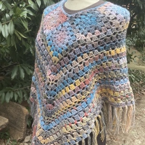 Tavasz horgolt poncsó - ruha & divat - női ruha - poncsó - Meska.hu