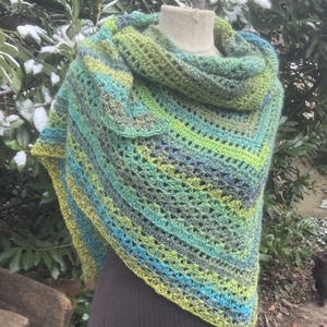 Fűzfa horgolt vállkendő sálkendő  - ruha & divat - sál, sapka, kendő - vállkendő - Meska.hu