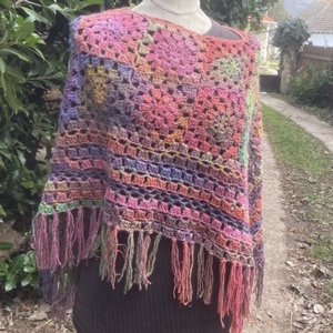 Május horgolt poncsó - ruha & divat - női ruha - poncsó - Meska.hu