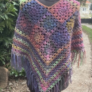 Május horgolt poncsó - ruha & divat - női ruha - poncsó - Meska.hu