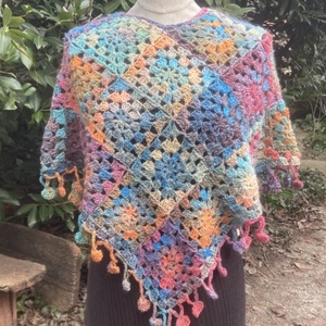 Jazzy Extra Szivárvány Tündér  Poncsó horgolt mandala poncsó - ruha & divat - női ruha - poncsó - Meska.hu