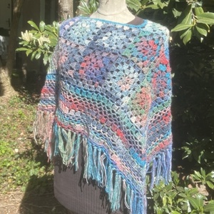 Tavasz horgolt poncsó - ruha & divat - női ruha - poncsó - Meska.hu