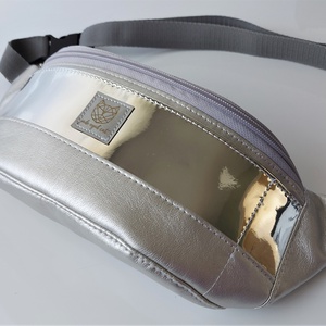 Astronaut ezüst színű műbőr táska tükrös betéttel - táska & tok - övtáska - Meska.hu