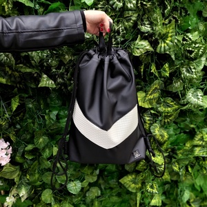 New York gym bag fekete-fehér piramismintás színben - táska & tok - hátizsák - tornazsák, gymbag - Meska.hu