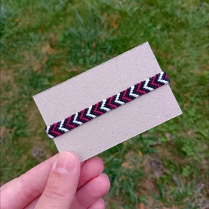 Nyílhegy karkötő - ékszer - karkötő - fonott karkötő - Meska.hu