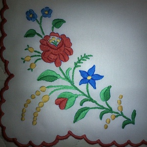 Korall Kalocsa hímzett terítő -  - Meska.hu