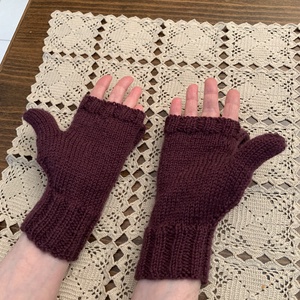 Kapucnis Kesztyű-kézzel kötött - ruha & divat - sál, sapka, kendő - kesztyű - Meska.hu