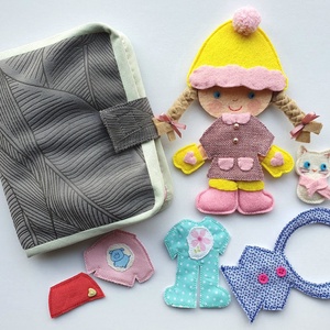Öltöztetős baba kiscicával és tépőzáras ruhákkal - játék & sport - baba & babaház - öltöztethető baba - Meska.hu
