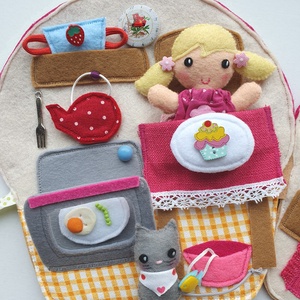 Mia baba muffin házikója- játszókönyvecske öltötztetős babával és kiscicával AZONNAL VIHETŐ! - játék & sport - textilkönyv & babakönyv - Meska.hu