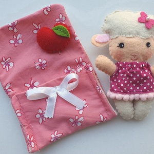 Apróságok szundizsákban- cuki barilány almával - játék & sport - plüssállat & játékfigura - láma - Meska.hu