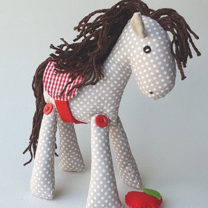 Alma - cuki lovacska almával és levehető nyereggel AZONNAL VIHETŐ! - játék & sport - plüssállat & játékfigura - ló - Meska.hu