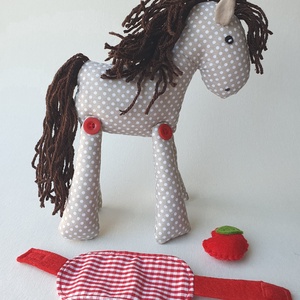 Alma - cuki lovacska almával és levehető nyereggel AZONNAL VIHETŐ! - játék & sport - plüssállat & játékfigura - ló - Meska.hu