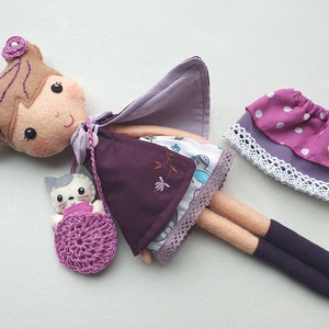 Lili- öltöztethető  textilbaba pinduri cicával és kiegészítőkkel - AZONNAL VIHETŐ! - játék & sport - baba & babaház - öltöztethető baba - Meska.hu