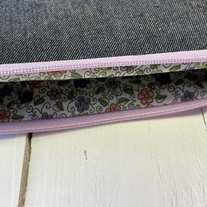 Farmer névre szóló hímzett tolltartó / kozmetikai tároló - otthon & életmód - papír, írószer - tolltartó & ceruzatekercs - Meska.hu