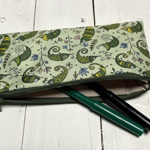 Kaméleonos tolltartó - pipere - neszesszer - otthon & életmód - papír, írószer - tolltartó & ceruzatekercs - Meska.hu