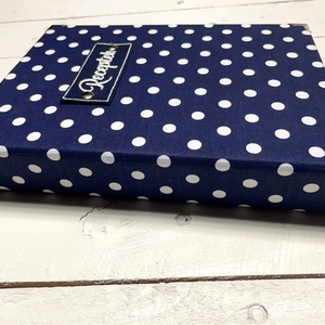 Receptes mappa � sötétkék alapon pöttyös - otthon & életmód - konyhafelszerelés, tálalás - sütés, főzés - receptfüzet - Meska.hu