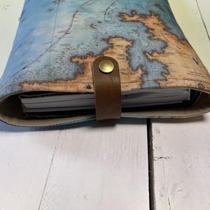 Térképmintás könyvtok bőr pánttal � A5 méret - könyv & zene - könyvtok - Meska.hu