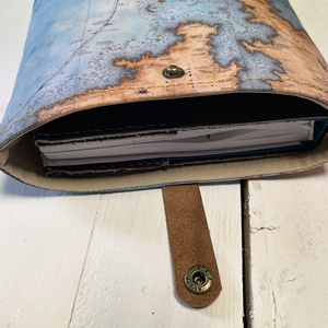 Térképmintás könyvtok bőr pánttal � A5 méret - könyv & zene - könyvtok - Meska.hu